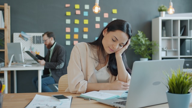how to keep track of tasks at work